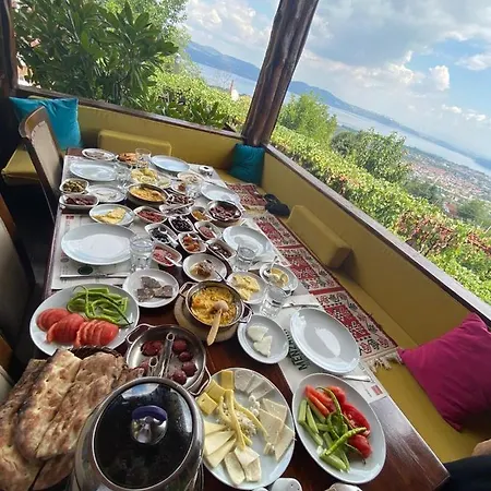 Menzara Restaurant Konaklama *