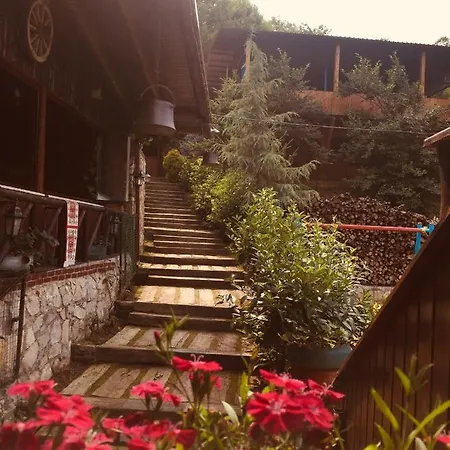 Alojamento de Acomodação e Pequeno-almoço Menzara Restaurant Konaklama Sapanca